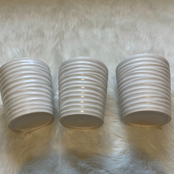 NWOT 3 5" lightweight Ivory/off white honeycomb design planter pots - Picture 6 of 8
